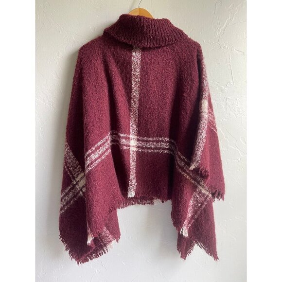 New! World Market Knit Turtleneck Poncho Red Cream Fringed One Size Cozy Soft - Picture 3 of 7